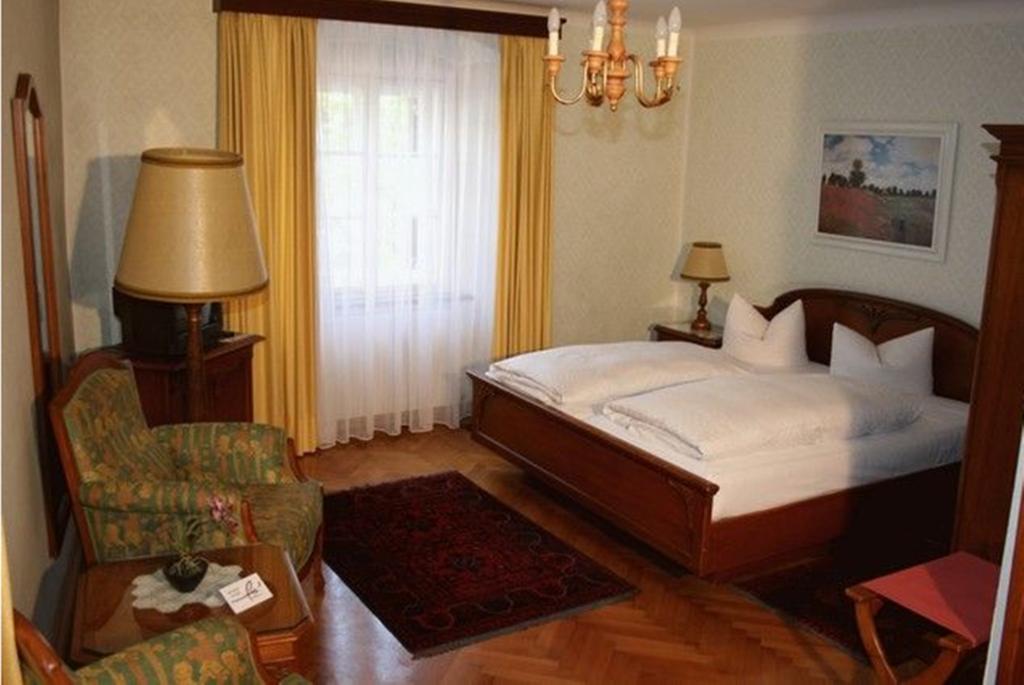 Schlosshotel Post Edelfreisitz Sprengenstein Imst Kültér fotó