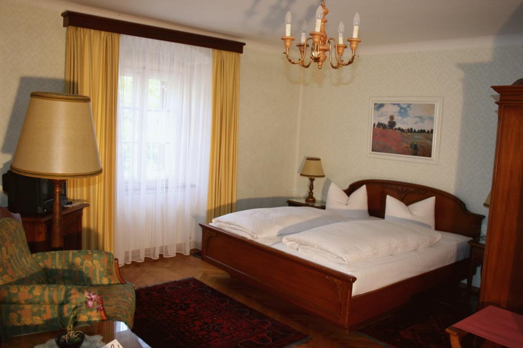 Schlosshotel Post Edelfreisitz Sprengenstein Imst Szoba fotó
