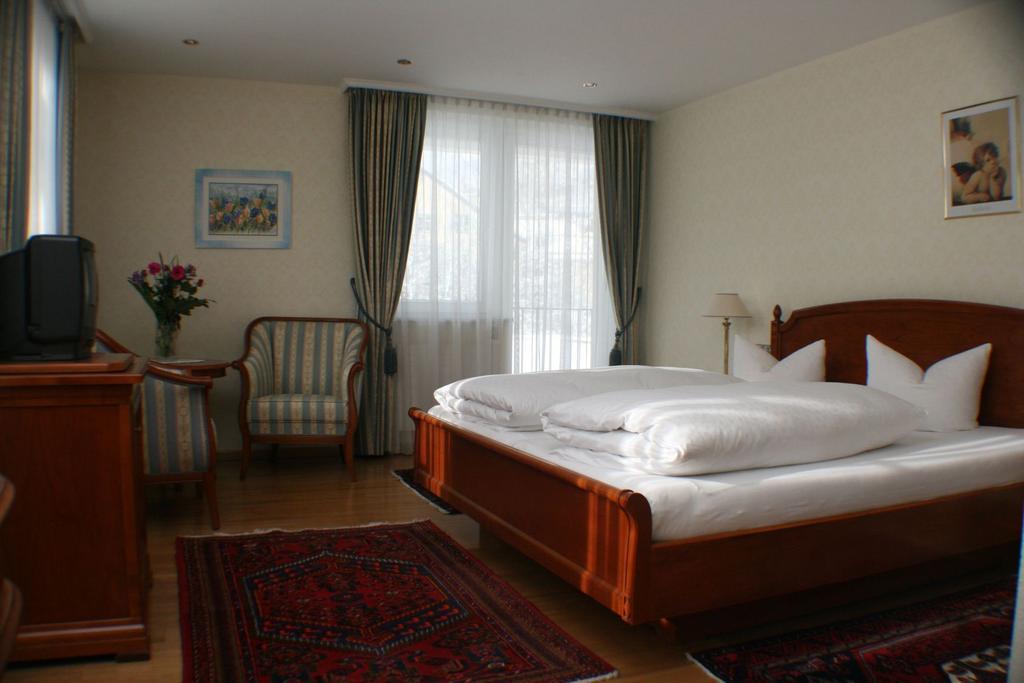 Schlosshotel Post Edelfreisitz Sprengenstein Imst Szoba fotó